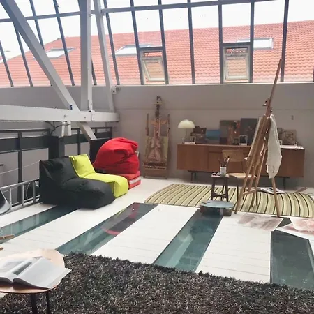 Funky Artists In Paris Appartement